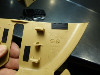Porsche PANAMERA 970 Hinten Links Sicherheitsgurt Riegel Abdeckung 97055571100 – Produktansicht 3
