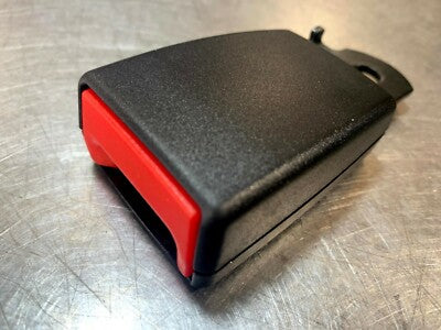 Porsche Panamera 970 Untergurt Gurtschloss hinten links 97080318500 – Produktansicht 1