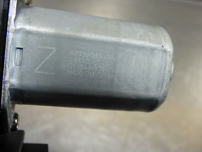 Mercedes C Klasse W205 S205 Fensterhebermotor H.L. A2059060301 Rear Window Motor – Produktansicht 4