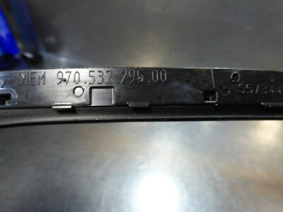 Porsche Panamera 970 Dichtung Fensterdichtung Gummi vorne links 97053729500 – Produktansicht 3