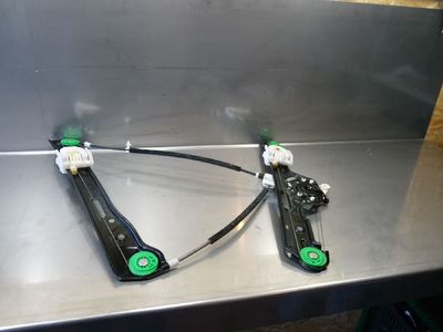 BMW 1er E87 Fensterheber vorne rechts 7067796S / 7 0677 96 S – Produktansicht 2