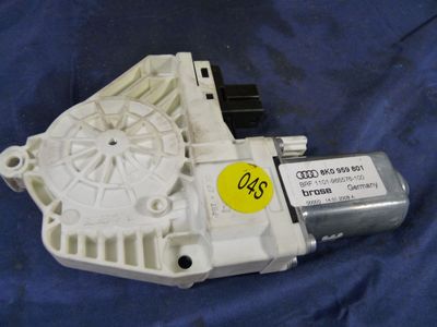 AUDI A4 8K Limo 2.0 TDI Motor vorne links 8K0959801 ORIGINAL gebraucht - Fensterheber – Produktansicht 2