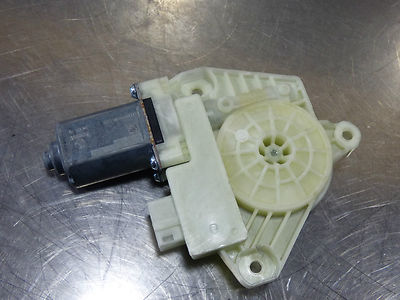 Mercedes C Klasse W205 S205 Fensterhebermotor V.R A2059060113 Front Window Motor – Produktansicht 2