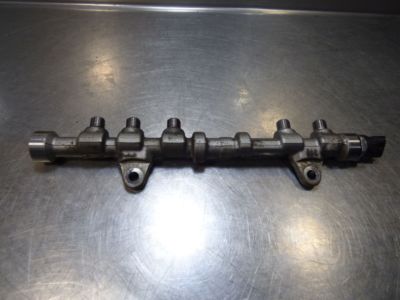 Opel Astra J 1.3 CDTI . Einspritzleiste (mit Sensor 0281006158) 0445214222 – Produktansicht 1
