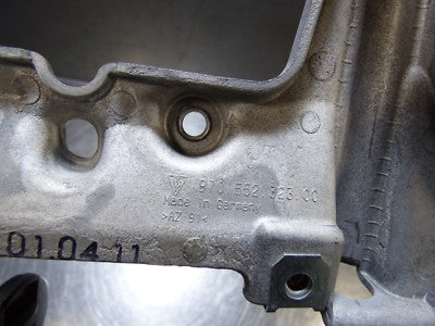 Porsche PANAMERA 970 Halter Halterung Armaturenbrett Träger mitte 97055232300 – Produktansicht 3