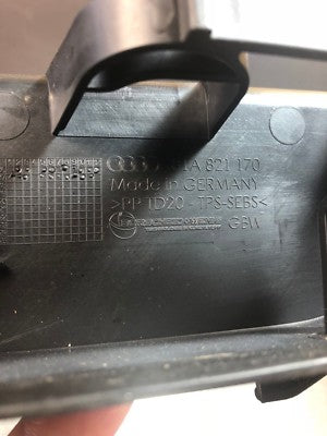 AUDI Q2 Orig. rechts 81A821170 ORIGINAL gebraucht - Abdeckung – Produktansicht 3