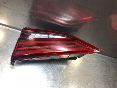 Audi A3 8V 8V1 Limusine Cabrio Orig. RÜCKLEUCHTE INNEN RECHTS 8V5945094D LED – Produktansicht 1