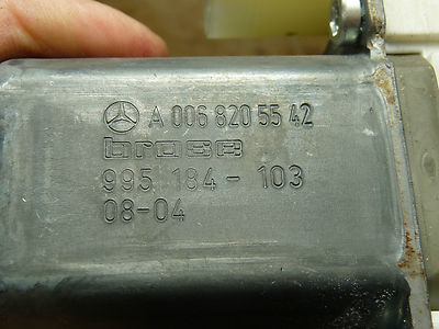 VW CRAFTER MERCEDES SPRINTER W906 Fensterhebermotor A0068205542 vorne rechts – Produktansicht 3