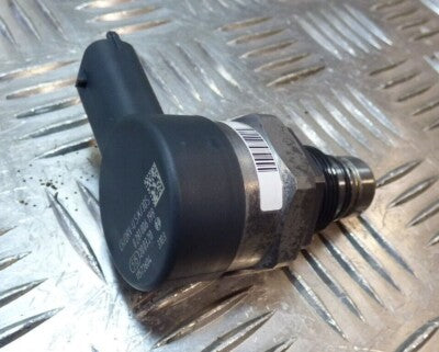 Alfa Romeo Stelvio Q4 2.2 JTD Common Rail Druckregelventil BOSCH NEU ORIGINAL gebraucht - 0281006198 – Produktansicht 1