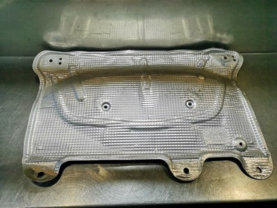 AUDI Q2 Orig. Hitzeschutz 5Q0825611A * NEUWERTIG * ORIGINAL gebraucht - Hitzeblech – Produktansicht 1