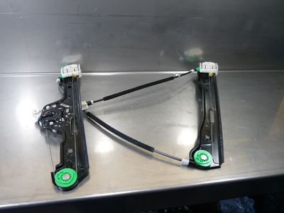 BMW 1er 120D Sport Fensterheber ohne motor vorne links 7067795S / 7 0677 95 S – Produktansicht 1