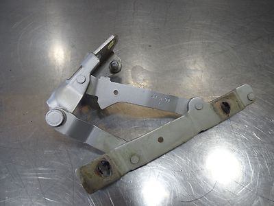 Porsche Boxster 986 2.7 Heckklappenschanier hinten links 98651215101 – Produktansicht 2