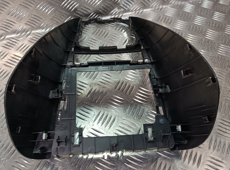 OPEL ASTRA K 1.4 Turbo Original MItteldeckel Abdeckung Blende 888403685 gebraucht - 2554243 – Produktansicht 3