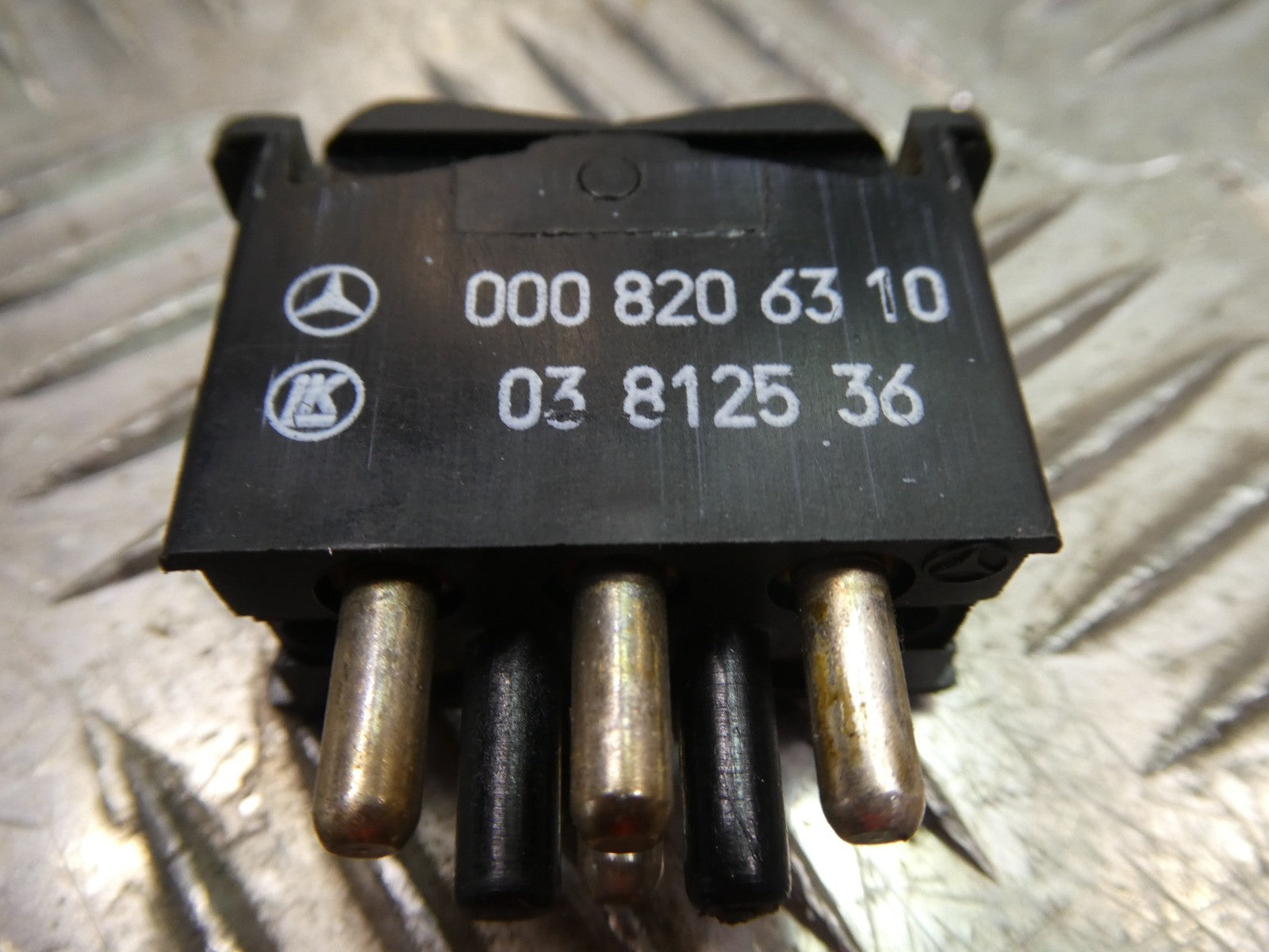 Mercedes-Benz W126 C126 SEC Schalter Schiebedach ORIGINAL gebraucht - 0008206310 – Produktansicht 3