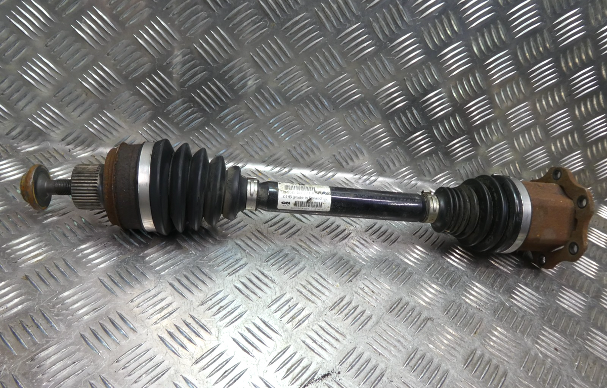 Orig. PORSCHE MACAN 3.0 TDI vorne links 95B407271A ORIGINAL gebraucht - Antriebswelle – Produktansicht 1