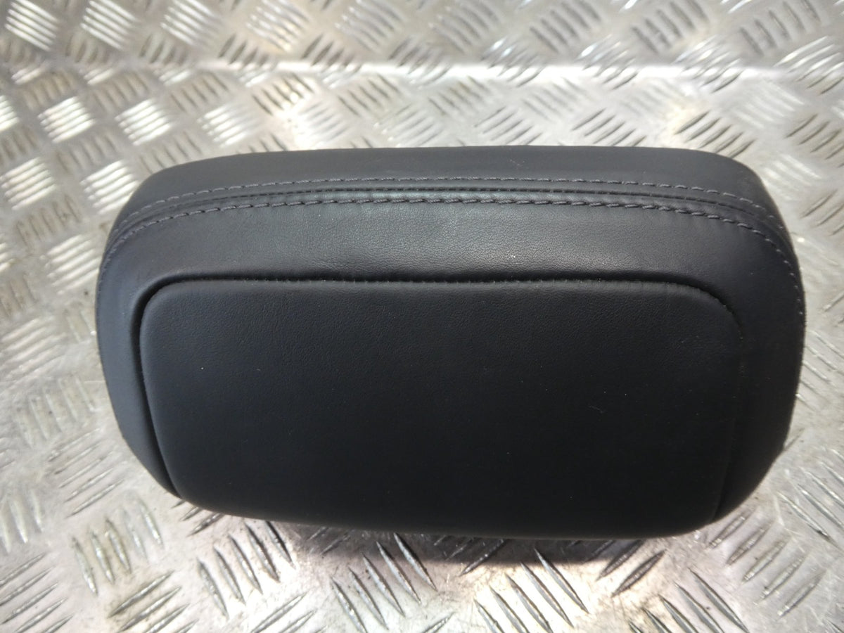 Porsche Macan 95B Schwarz Leder Kopfstütze hinten mitte ORIGINAL gebraucht - NEUWERTIG – Produktansicht 6