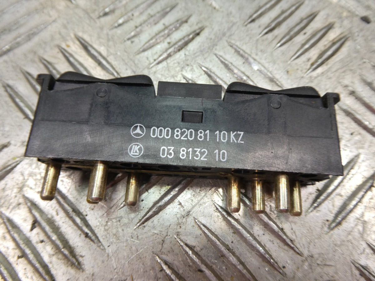 Mercedes-Benz W126 C126 SEC Fensterheberschalter Vorne Rechts KZ ORIGINAL gebraucht - A0008208110 – Produktansicht 3
