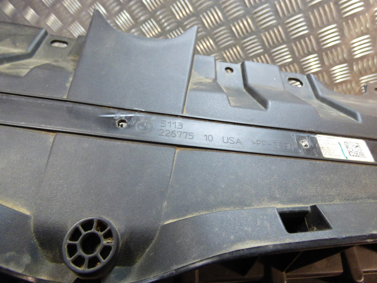 BMW X5 G05 2022 Kühlergrill Entlüftungsklappe Kühlergitter 226775 ORIGINAL gebraucht - Frontgrill – Produktansicht 9