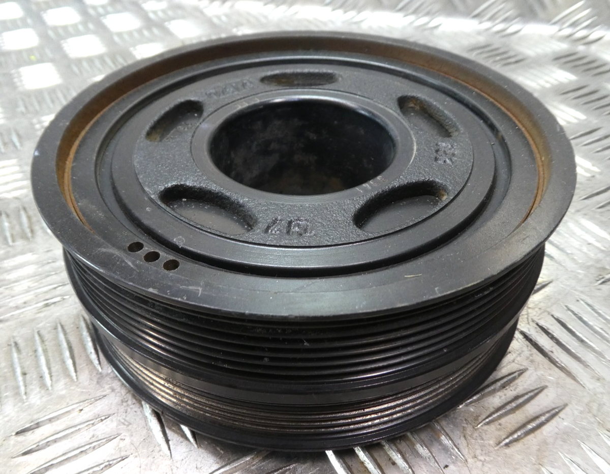 Porsche 3.0 E-Hybrid Motor Kurbelwelle Riemenscheibe 06E105251F ORIGINAL gebraucht - Panamera – Produktansicht 1