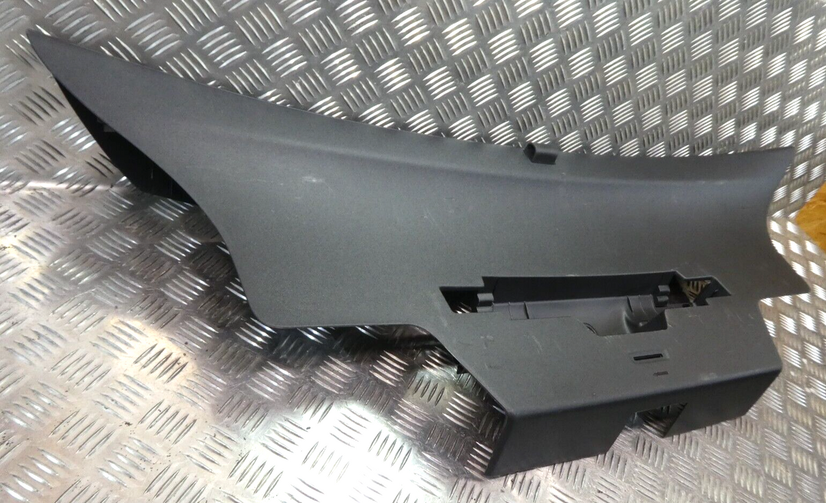 VW ID.3 ID3 Heckklappenverkleidung 10A867601A 2021 schwarz ORIGINAL gebraucht - Volkswagen – Produktansicht 2
