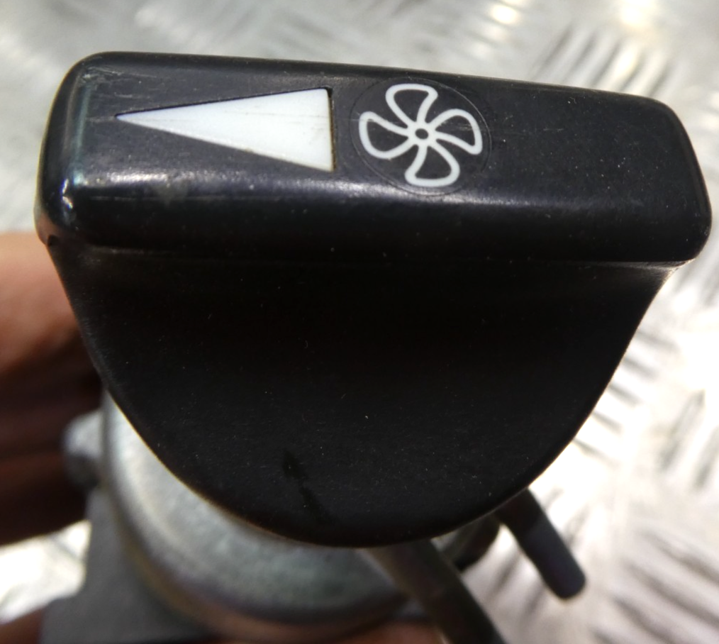 Mercedes W126 C126 Heizungsregler Gebläseregler Gebläseschalter ORIGINAL gebraucht - 1268200110 – Produktansicht 2