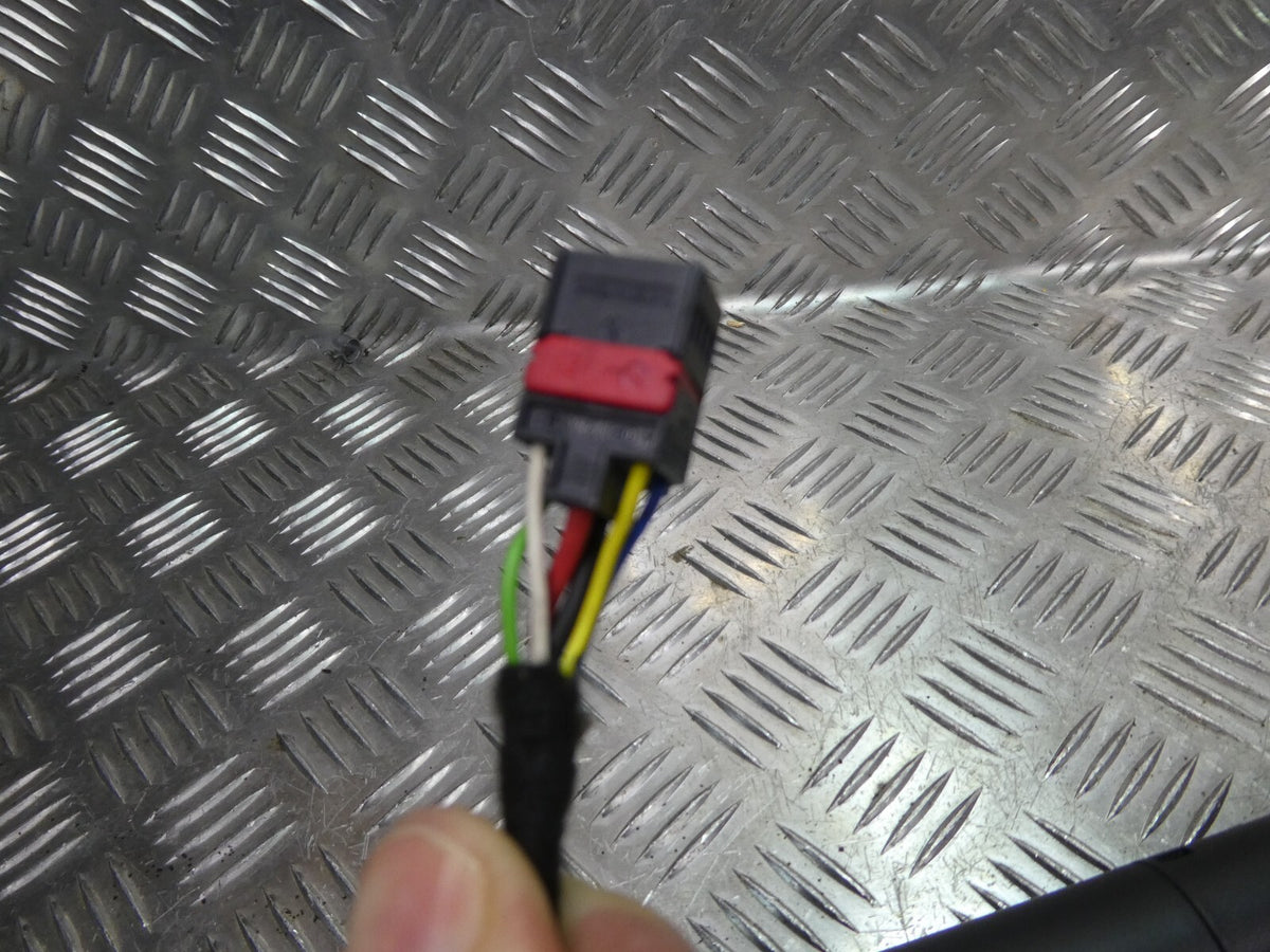 Orig. Porsche Macan 95B Heckklappe Gasdruckfeder Dämpfer 95B827851B ORIGINAL gebraucht - Elekrische – Produktansicht 4
