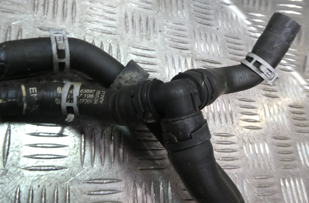 OPEL ASTRA K 1.0 TURBO 12V Orig. Kühlwasserschlauch 13497197 ORIGINAL gebraucht - 13497198 – Produktansicht 3