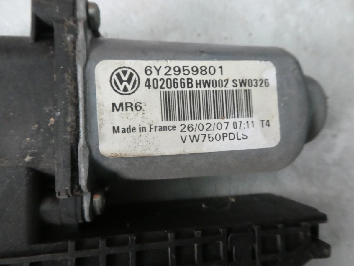 VW T5 MULTIVAN 2003_16 Fensterhebermotor Tür Vorne Rechts 6Y2959801 ORIGINAL gebraucht - Transporter – Produktansicht 4