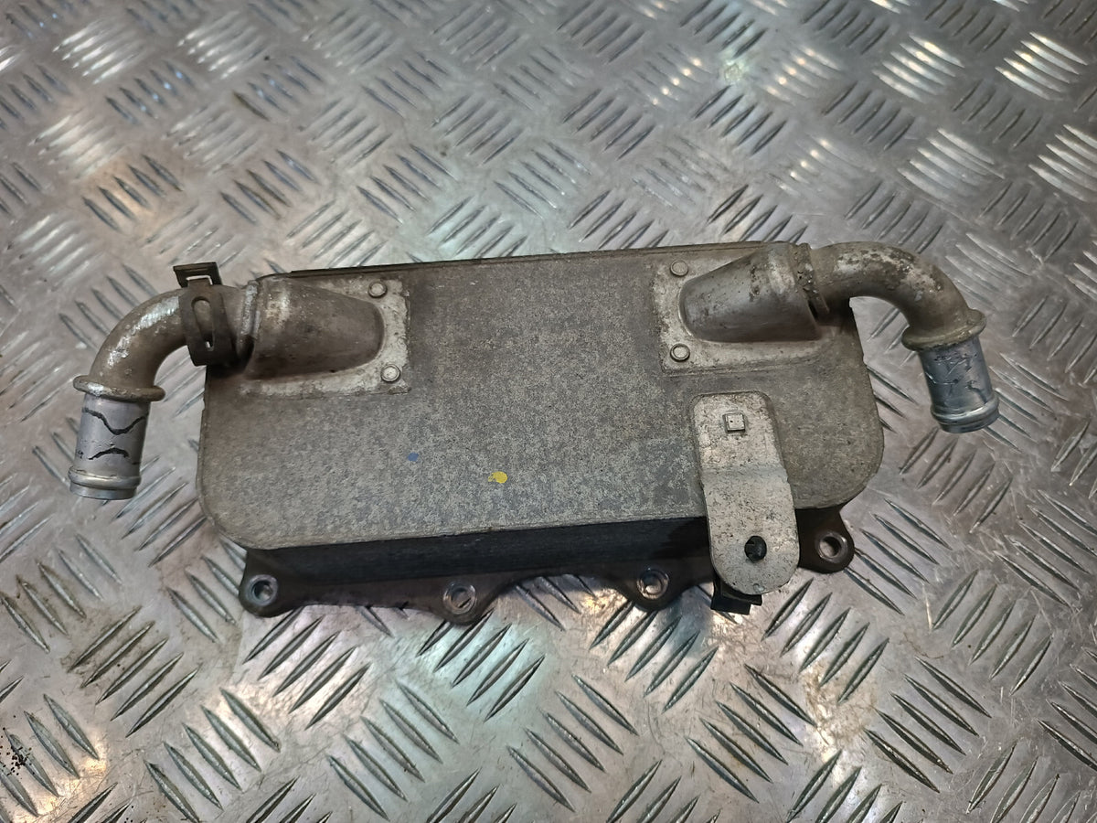 Porsche 970 3.6 V6 Ölkühler Ölfilterkühler Ölkühlergehaus ORIGINAL gebraucht - PANAMERA – Produktansicht 3