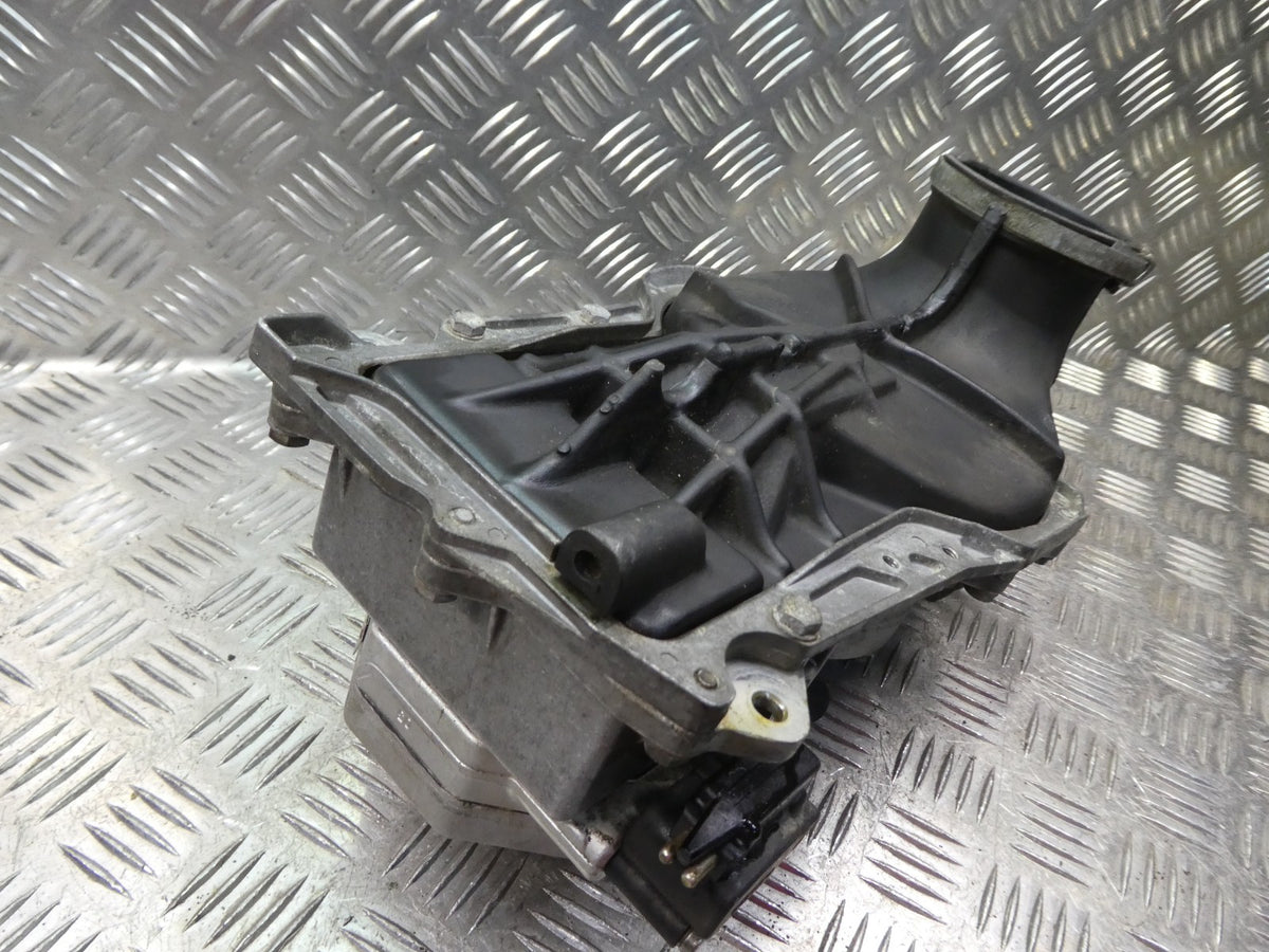 Mercedes-Benz W126 C126 Mengenteiler für Einspritzanlage 0438121037 ORIGINAL gebraucht - 0438101016 – Produktansicht 8