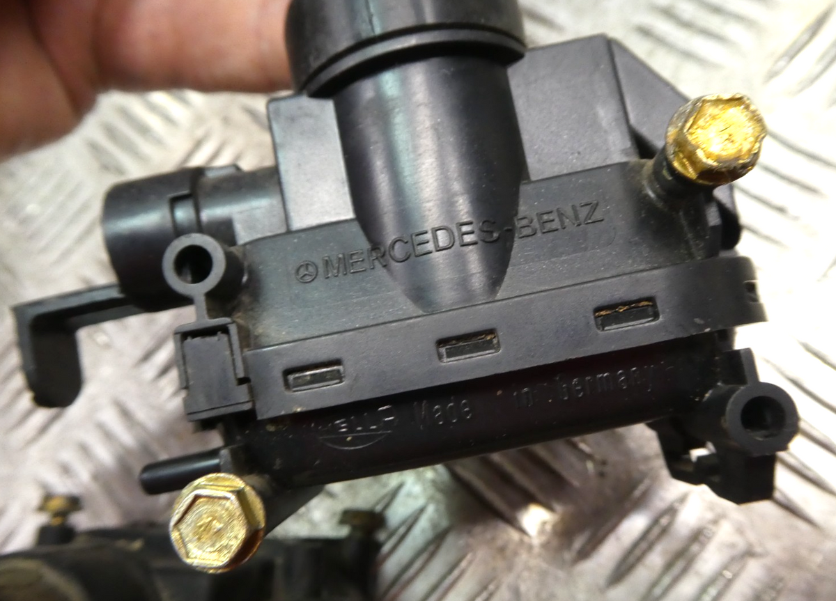 W126 C126 Vakuum Stell Unterdruck Element Zentralverriegelung ZV Tür ORIGINAL gebraucht - Mercedes – Produktansicht 4