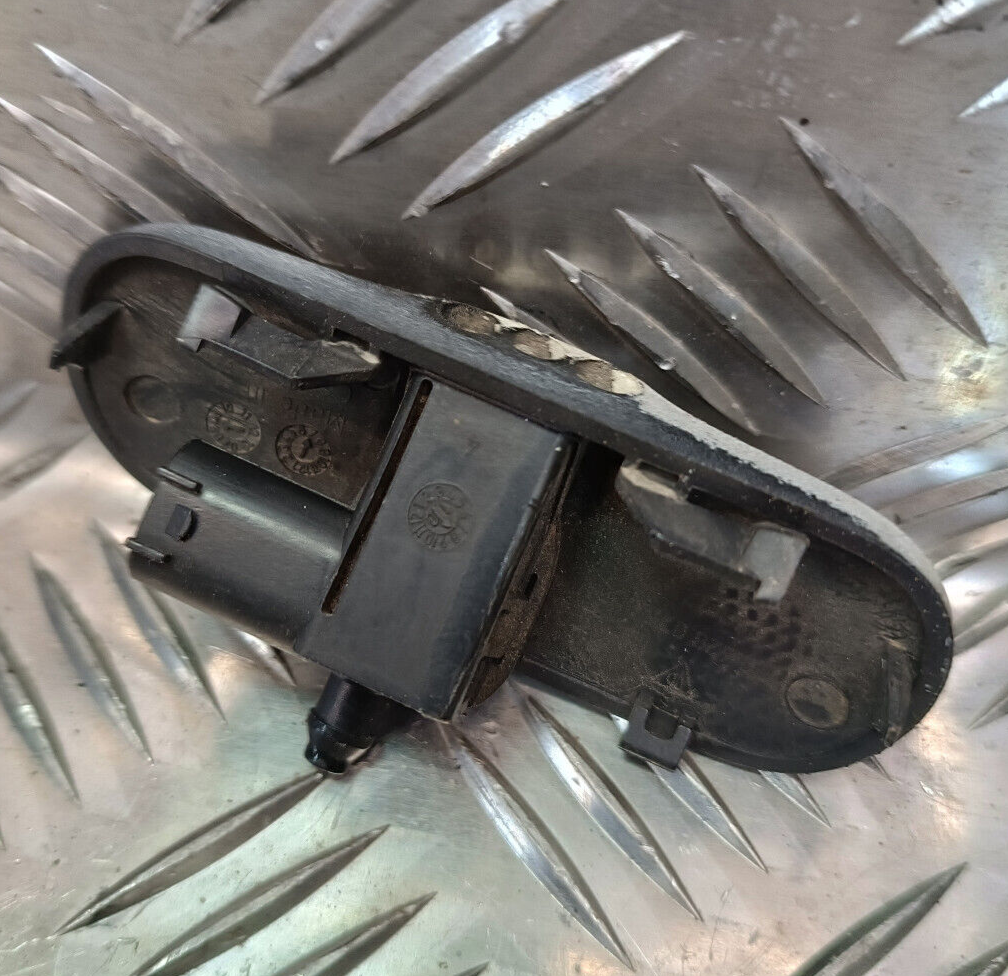 Porsche PANAMERA 970 3.6 V6 Waschwasserdüse Scheibenwaschdüse ORIGINAL gebraucht - 97062807500 – Produktansicht 2