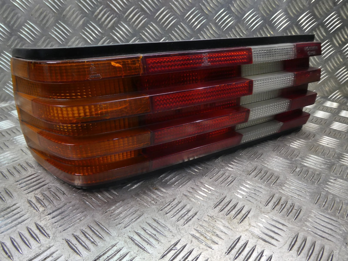 Mercedes-Benz W126 C126 SEC Rückleuchte links BOSCH ORIGINAL gebraucht - 0053316R38 – Produktansicht 1