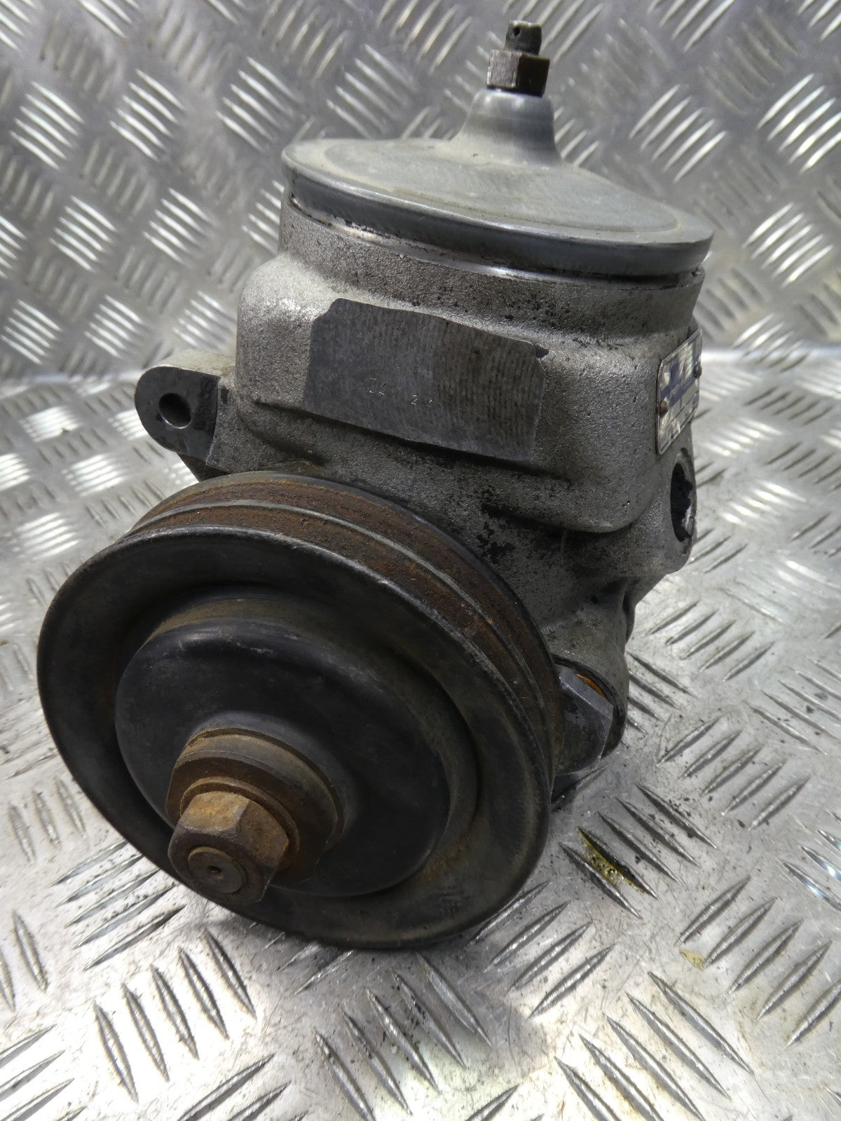W126 C126 Servopumpe Lenkungspumpe power steering pump 82 BAR _ TYP 30 ORIGINAL gebraucht - Mercedes – Produktansicht 1