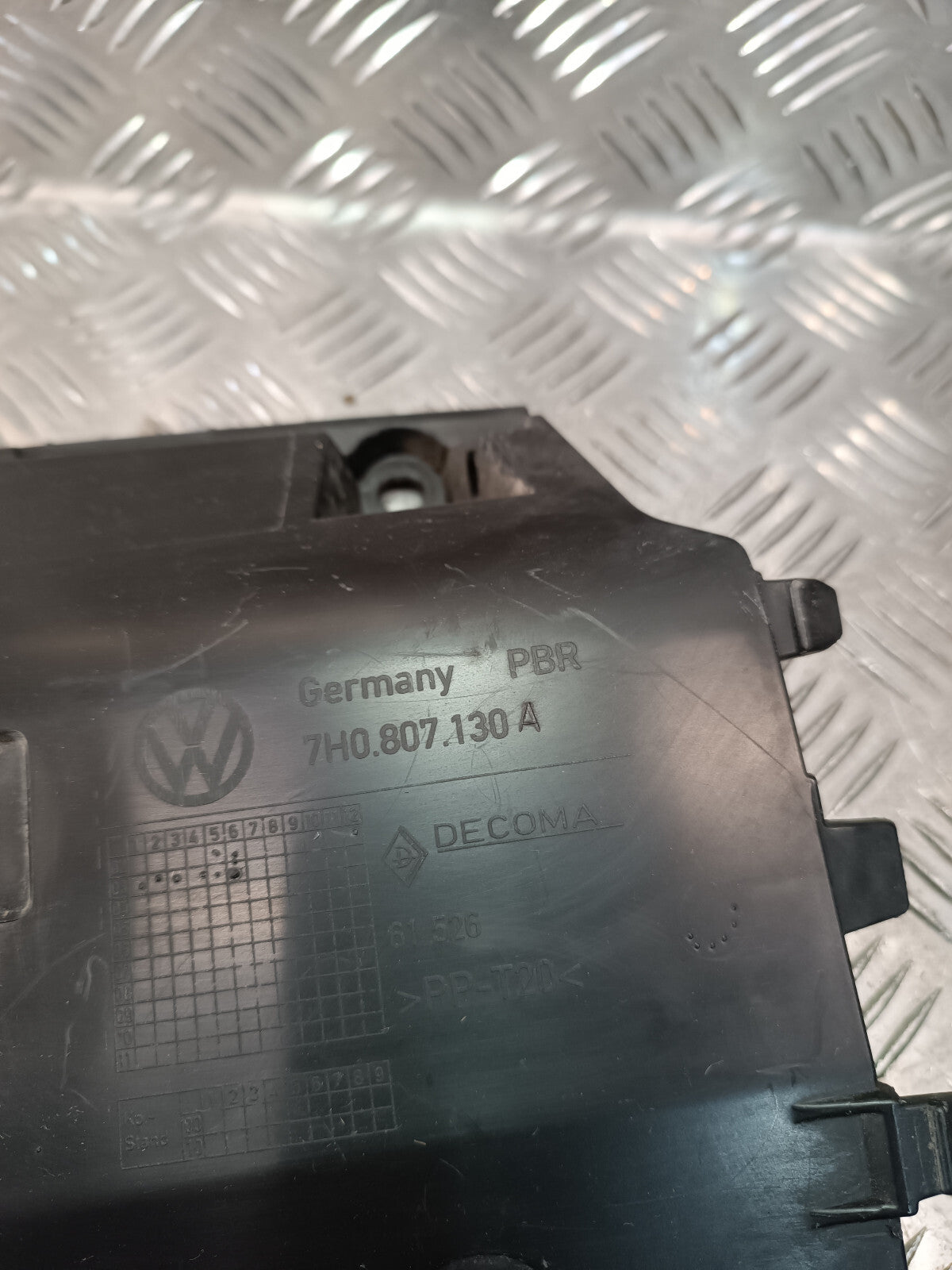 VW T5 1.9 TDI Blende Stoßstangenecke Halter Rechts 7H0807130A ORIGINAL gebraucht - Transporter – Produktansicht 3
