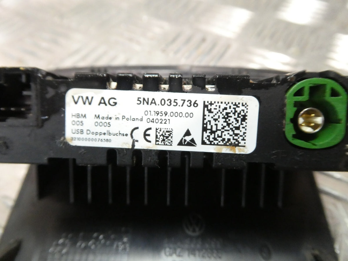 VW ID3 Pro 10A863099 5NA035736 Doppel 2x USB-Buchse Slot Port USB-C ORIGINAL gebraucht - Volkswagen – Produktansicht 4