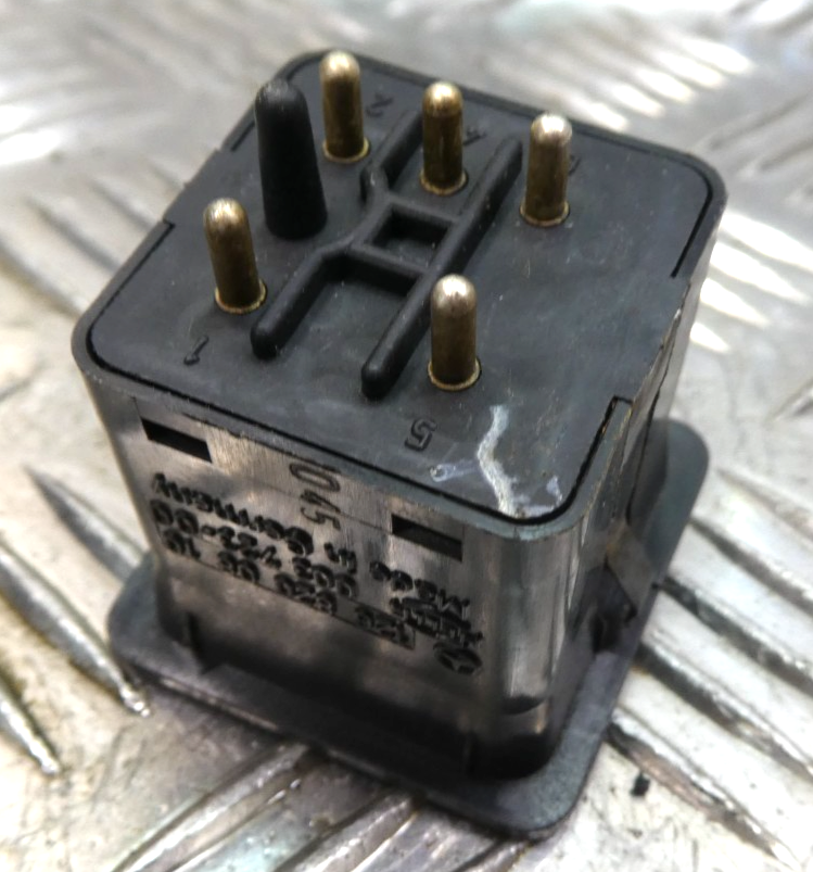 Mercedes-Benz W126 C126 SEC Schalter elektrische Spiegelverstellung ORIGINAL gebraucht - 1268200810 – Produktansicht 3