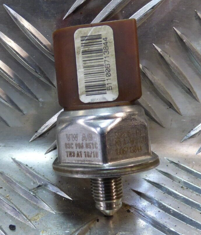 Porsche Cayenne 92A 3.0 Hybrid 03C906051C ORIGINAL gebraucht - Kraftstoffdrucksensor – Produktansicht 1
