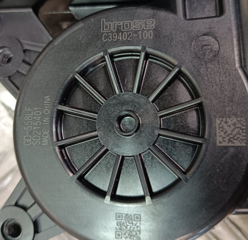 OPEL ASTRA K 1.4 Turbo Fensterhebermotor Vorne Rechts GM -100 ORIGINAL gebraucht - C39402 – Produktansicht 3