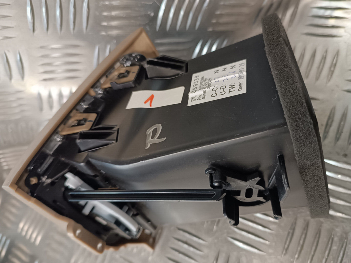 Jeep Grand Cherokee WK2 Rechts Luftdüse Belüftung ORIGINAL gebraucht - X90016403MR – Produktansicht 2