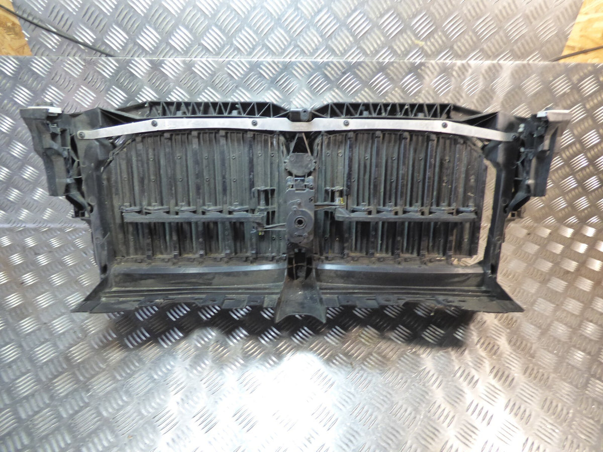 BMW X5 G05 2022 Kühlergrill Entlüftungsklappe Kühlergitter 226775 ORIGINAL gebraucht - Frontgrill – Produktansicht 5
