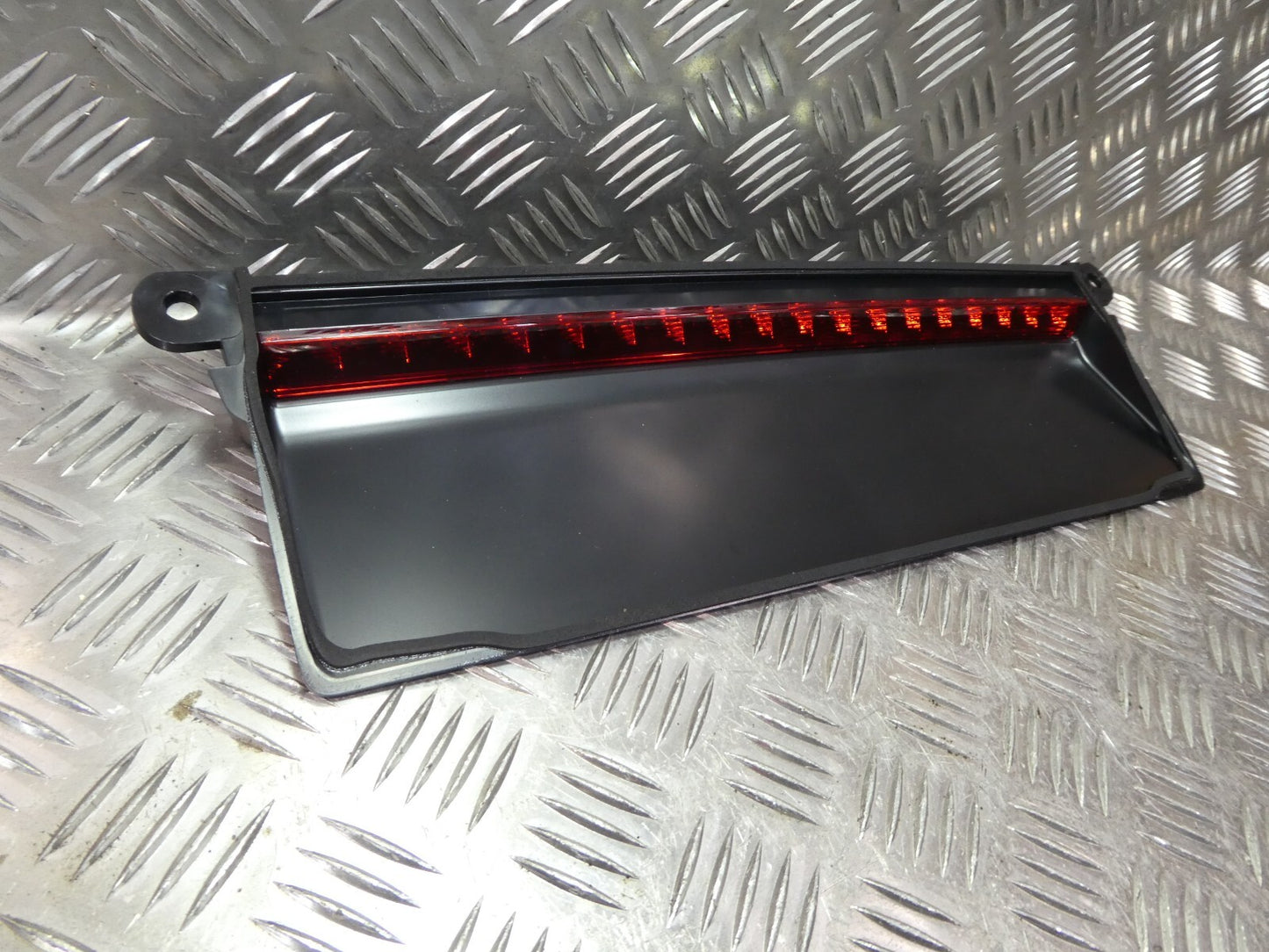 Porsche Panamera 970 Bremsleuchte Zusatzleuchte ORIGINAL gebraucht - 97063105004 – Produktansicht 2
