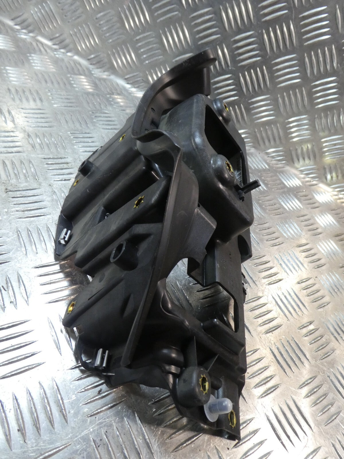 Porsche Cayenne 958 92A Halter für Abdeckung Tacho 7P5857003DL ORIGINAL gebraucht - Verkleidung – Produktansicht 2