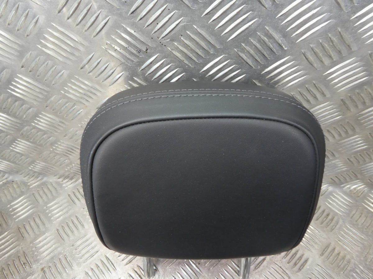 Porsche Macan 95B Schwarz Leder Kopfstütze hinten rechts o. links ORIGINAL gebraucht - NEUWERTIG – Produktansicht 4