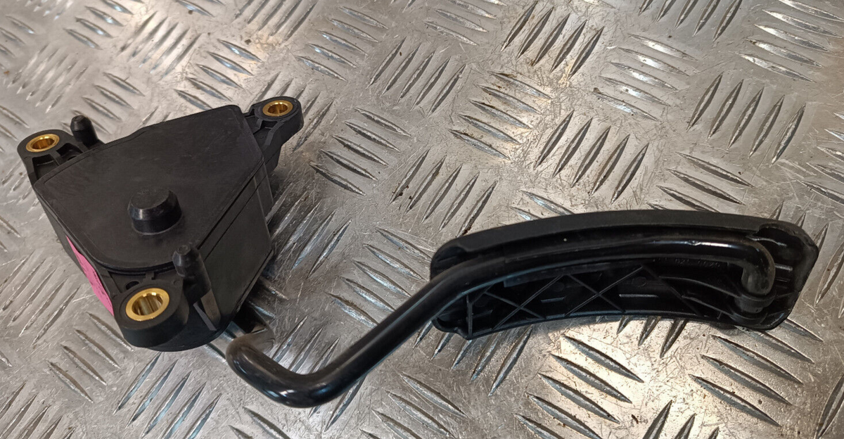 Renault Zoe 2022 Pedaleinheit Pedal Gaspedal Fahrpedal ORIGINAL gebraucht - 180021178R – Produktansicht 2