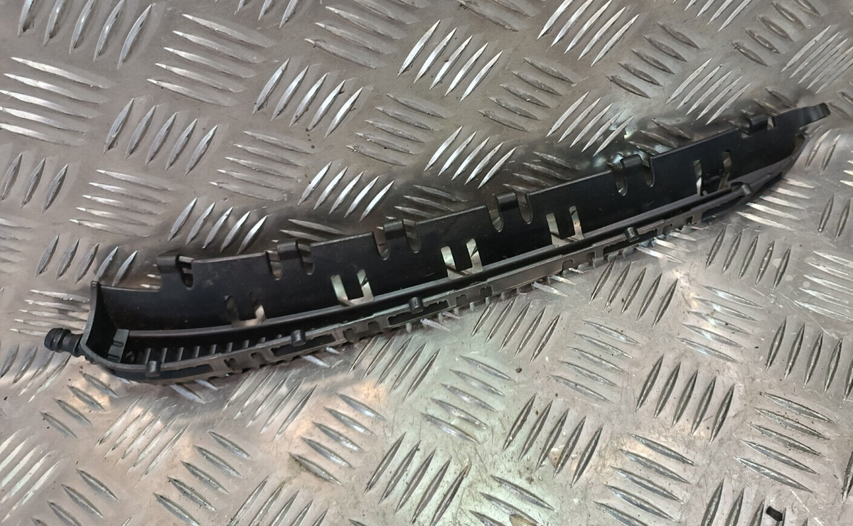 Porsche Panamera 970 Kotflügelzierleiste vorne rechts ORIGINAL gebraucht - 97050435300 – Produktansicht 2