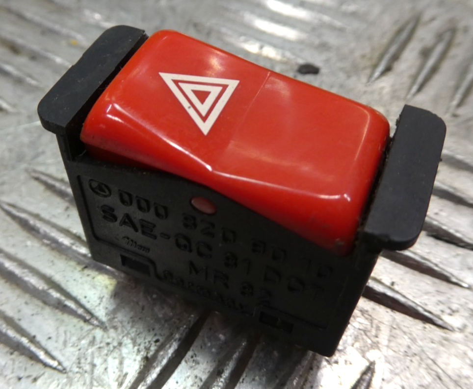 Original Mercedes-Benz W126 C126 SEC Schalter Warnblinker gebraucht - 0008209010 – Produktansicht 1