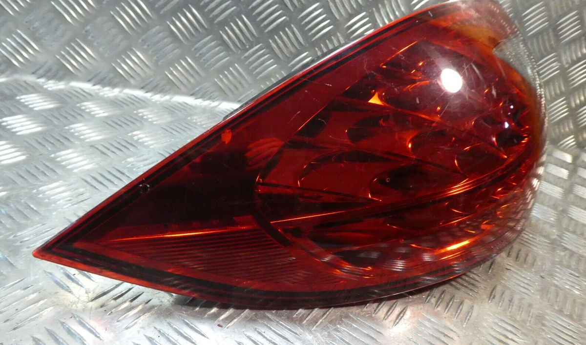 Porsche Cayenne 92A Hinten links außen Rückleuchte LED 7P5945095G ORIGINAL gebraucht - Heckleuchte – Produktansicht 3