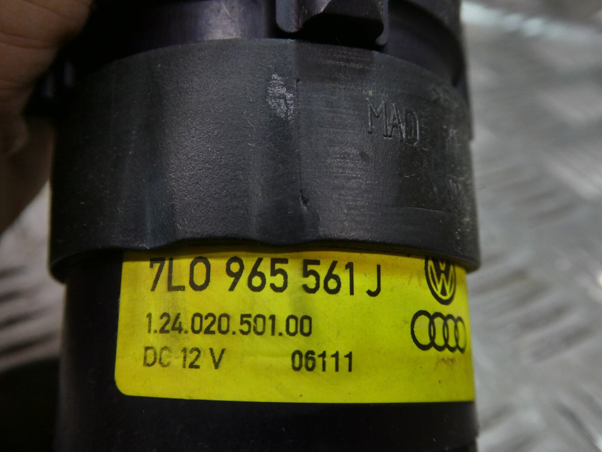 Porsche Cayenne 92A Zusatzwasserpumpe Wasserpumpe 7L0965561J gebraucht - Original – Produktansicht 3