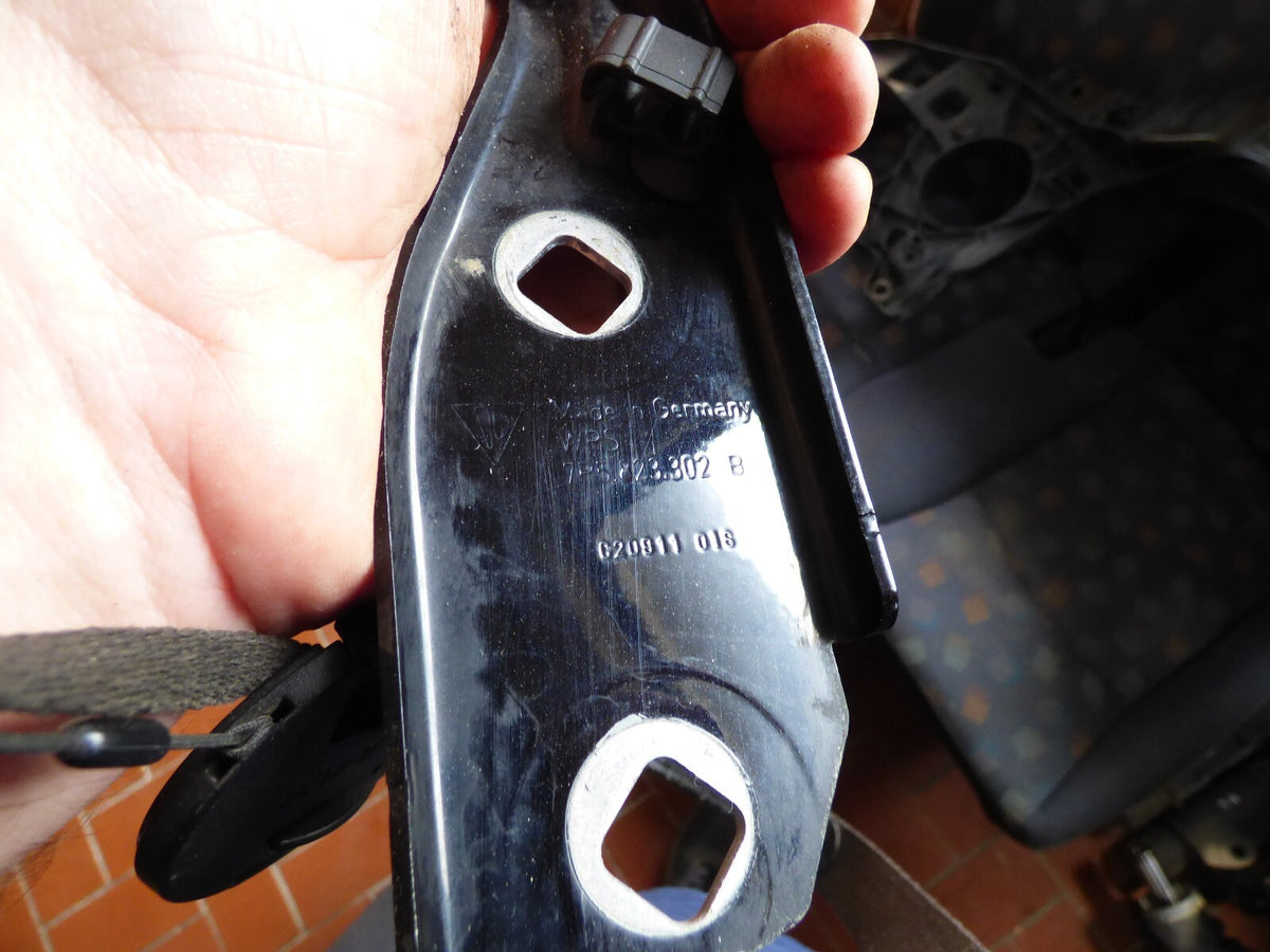 Porsche Cayenne 92A vorne rechts 7P5823302B ORIGINAL gebraucht - Motorhaubenscharnier – Produktansicht 3